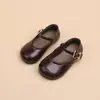 Sapatos Mary Jane de Couro com Fivela de Metal Estilo Casual Retrô para Crianças 2026 Primavera e Outono Sapatos Femininos Estilo Francês Inspirados em Chanel