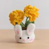 Flor de Lirio del Valle Tejida a Crochet Hecha a Mano de Lana en Maceta Producto Terminado Venta al por Mayor Muñeco de Conejo Creativo Adornos de Escritorio en Maceta Flores Tejidas