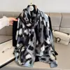 Novo Lenço de Seda Estilo Europeu e Americano para Mulheres, Venda Quente Comércio Exterior Protetor Solar de Verão Lenço de Praia, Estampa de Leopardo Multiuso, Tendência de Alto Padrão