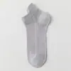 Meias masculinas de algodão, malha fina de verão, resistentes a odores, respiráveis, meias invisíveis esportivas brancas, antiderrapantes, sem escorregar no calcanhar