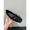 Zapatos planos Mary Jane de lunares con doble lazo, para mujer, de punta cuadrada, corte bajo, suela blanda, estilo retro, zapatos planos para combinar con faldas