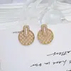 Aretes Dorados Estilo Coreano Estilo Ins para Mujer, Aretes Geométricos de Corazón y Perla, Aretes Versátiles Elegantes para Mujer, Venta al por Mayor de Fabricantes