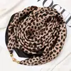 Pañuelo Cuadrado Vintage Imitación Seda Estampado Leopardo 70cm para Viajes Profesionales Ol, Pañuelo de Seda Estilo Francés con Botón de Presión, Pañuelo Elegante y Artístico