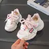Sapatos Femininos 2026 Primavera Novos Tênis Cartoon Modernos para Crianças, Populares Tênis Pai Princesa para Meninas, Tênis de Corrida