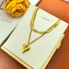 Moda Europeia e Americana Colar com Pingente de Coração de Camada Dupla Feminino Empilhado Ouro 18K Banhado em Aço Titânio Corrente de Osso de Cobra Corrente de Clavícula Feminina