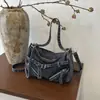Bolso de mezclilla para mujer, nueva moda casual de verano de tendencia 2026, adecuado para la escuela y el trabajo, versátil bolso de hombro y bolso cruzado