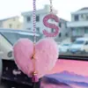 Coração de Pelúcia com Alfabeto Argila Acessórios para Interior de Carro Pingente para Mulheres, Ornamento de Pendurar Espelho Retrovisor de Carro com Strass