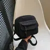 Bolsa de tela de pana de color liso, nueva moda de primavera, estilo universitario, bandolera pequeña cuadrada para chicas, bolsa de moda