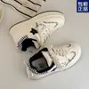 Zapatillas Casuales de Plataforma Gruesa con Estrella de Nicho para Mujer Otoño Gatito 2025 Nuevos Zapatos Blancos de Otoño Zapatos Deportivos de Entrenamiento para Mujer