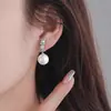 Brincos e Clipe de Orelha Elegantes e Modernos de Pérola de Concha e Zircônia Exquisite, Brincos Cintilantes, Venda Direta da Fábrica