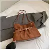 Bolso de Mano para Commuter 2025 Invierno Nuevo Moda Coreana Debajo del Brazo Gran Capacidad Hebilla de Cinturón Personalizada Bolso Tote para Mujer