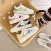 Tênis Azuis Versáteis Estilo Retrô Feminino Verão Sola Grossa Respirável Sapatos Brancos Casuais Sapatos Pão Tênis de Lona para Mulheres