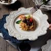 Prato de alívio de estilo europeu Prato de comida ocidental doméstico Tigela de sopa Tigela de arroz Prato plano criativo Prato de prato Talheres de cerâmica