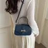 Bolso cuadrado pequeño retro estilo francés para exportación, nuevo bolso de nicho estilo coreano 2026, bolso de hombro moderno y a la moda para el día a día