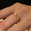 Anel Minimalista de Diamante Único para Mulheres, Nova Moda Anel Simples de Dedo Indicador de Luxo Leve