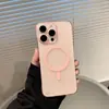 Capa Sem Moldura Magnética com Sensação de Pele Adequada para Apple iPhone 18 Pro Max, Novo Acabamento Fosco Magnético Forte Cor Gelo Nevoeiro