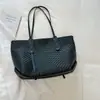 Bolsa tejida de gran capacidad, nuevo diseño de verano 2026, bolso de hombro o axila de color liso estilo vintage, bolso de mano tipo tote estilo coreano