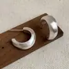 Aretes Metálicos Cepillados en Forma de C para Mujer, Estilo Sencillo y Genial, Únicos y de Moda, Aretes Versátiles y Elegantes, Accesorios para Orejas de Diseño de Nicho
