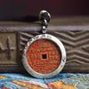 Collar Colgante de Latón Flor Espíritu de la Montaña Acero de Titanio Concha Dios del Trueno Bagua Moneda de Cobre Cinabrio Caja Ga U Venta al por Mayor