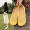 Zapatos bajos de malla transpirable para mujer, nuevos zapatos de malla hueca de verano, sandalias perforadas, mocasines de suela blanda, zapatos Mary Jane