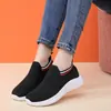 Zapatos para Mujer 2026 Primavera y Otoño Nuevo Estilo Tejido Fly Knit Transpirables Zapatos para Mujer sin Cordones Cómodos Zapatos de Tela para Persona Perezosa Zapatos Individuales Casuales para Mujer