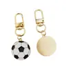 Chaveiros de liga metálica de bolas esportivas mais vendidos em todo o mundo em formato de futebol, basquete e vôlei, pingentes para mochila escolar, pequenos presentes
