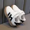 Zapatos Deportivos para Niñas 2026 Primavera y Otoño Nuevo Estilo Tenis para Niños Transpirables Casuales Antideslizantes Zapatos Infantiles Zapatos Blancos para Bebé