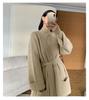 Traje de Punto Estilo Lazy Personalizado para Mujer Cárdigan Holgado Camisa Base Slim de Cuello Alto Pantalones Largos de Pierna Ancha Conjunto de Tres Piezas