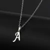 Europa e Estados Unidos transfronteiriço novo colar moda personalidade Coringa aço inoxidável inglês 26 letras colar com pingente para homens e mulheres atacado