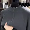 Suéter de lujo para hombre con cuello alto y media cremallera, nuevo tejido de punto liso para otoño e invierno, suéter básico versátil de corte ajustado