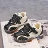 Zapatos Deportivos para Niñas 2026 Velcro Transpirables Suela Suave Versátiles Primavera/Otoño Casual Zapatos de Tabla Antideslizantes Estilo Coreano Nuevos Cómodos