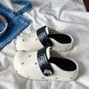 Mules Femininas Versáteis de Cor Sólida com Bico Fechado, Rebites de Estrela, Estilo Nicho, Sola Grossa, Aumentam a Altura, Confortáveis, Para Casa, Casuais, Slip-Ons