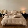 Novo Conjunto de Quatro Peças Flâmula com Relevo 5D Totalmente Fosco Leite Veludo Cor Sólida Outono/Inverno Classe A Conjunto de Três Peças