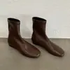 Meias-calça elásticas finas estilo Hepburn com bico redondo, botas curtas slip-on da moda com salto baixo para mulheres, adequadas para combinar com saias