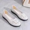 Zapatos de Cuero Huecos Sandalias para Mujer Transpirables de Mediana Edad Antideslizantes de una Sola Capa Planos de Verano Zapatos para Madres Casuales con Agujeros para Personas Mayores