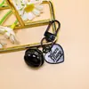 Llavero Colgante Creativo Divertido Lindo de 22 mm con Campana Pequeña y Corazón, Cierre de Resorte, Adorno Colgante para Bolso, Funda de Teléfono, Accesorios