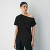 Top Asimétrico de Manga Corta Estilo Europeo y Americano con Pliegues Fruncidos, Diseño de un Solo Hombro, Camiseta Elegante para el Trabajo con un Toque Maduro