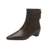 Botas de camurça estilo francês, nova coleção outono/inverno, bico fino marrom, salto grosso, elástico, efeito emagrecedor, botas femininas versáteis