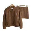 Jaqueta de camurça estilo chic coreano para outono com mangas compridas + Saia evasê, um conjunto fashion