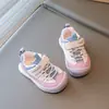 Sapatos de Caminhada para Bebê 2026 Novo Modelo para Meninas, Sapatos Casuais Versáteis, Tênis para Meninos, Sola Macia, Antiderrapante, Tênis Esportivos Respiráveis