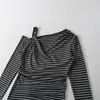 2525 Nuevo Estilo Otoño Estilo Coreano Sexy Sexy de un Hombro Tirantes Cruzados Oblicuo Hombro Descubierto Cintura Camiseta de Manga Larga para Mujer