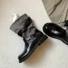 Versão em Pele de Ovelha~Outono/Inverno 2026 Novo Estilo Coreano Retrô Botas de Montaria de Bico Redondo para Mulheres com Fivela de Cinto, Botas Versáteis e Emagrecedoras de Cano Médio