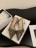 Primeiro Encontro com as Sandálias Fechadas de Bico Fino Inspiradas em Chanel e Estilo Francês para Mulheres, Adequadas para Trabalho e Deslocamento na Primavera e Verão, com Saltos Finos