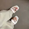 Sandalias Elegantes de Tacón Bajo Versátiles de Punta Abierta Chuyuji para Mujer con Punta Cuadrada y Hebilla Metálica, Impresionantes Pantuflas de Punta Dividida