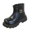 Botas para meninas 2026 outono e inverno novo estilo, botas Martin forradas com fleece, forradas com fleece, antiderrapantes, algodão grosso, estilosas, versáteis, botinhas de couro para crianças