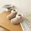 Botas de nieve cálidas forradas de polar con lunares estilo retro para niños, nueva colección otoño/invierno 2026, zapatillas de algodón unisex modernas y versátiles con suelas antideslizantes