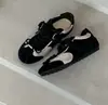 Zapatos de entrenamiento alemanes de cuero suave con diseño de suela plana y velcro mágico, zapatillas deportivas casuales de gamuza para mujer de otoño con puntera redonda y bloques de color