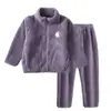 Conjunto de Pijama de Veludo Espesso Outono e Inverno Infantil Conjunto para Bebê Meninos e Meninas Roupas de Casa Infantis Tamanho Médio e Grande Conjunto de Roupas de Casa Infantil Produto Novo