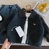 Suéter para Niños Bangcheng 2026 Otoño Nuevo de Moda para Niños Cardigan de Punto de un Solo Botón con Cuello de Solapa Chaqueta Versátil para Niños