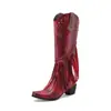 Botas de Comércio Exterior da Amazon Femininas Bico Fino Europeias e Americanas Botas de Couro com Rebites Altos Zíper Lateral Botas da Moda com Franjas Sapatos Femininos de Salto Médio